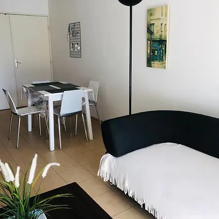 Le Californie Cote D'azur Les Pieds Dans L'eau Apartment *